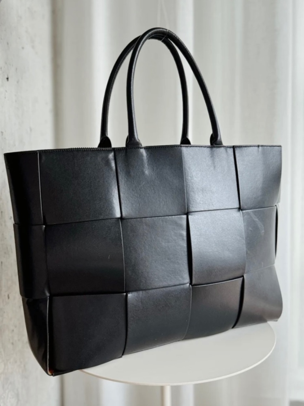 Bottega Veneta Arco Tote (Large) -